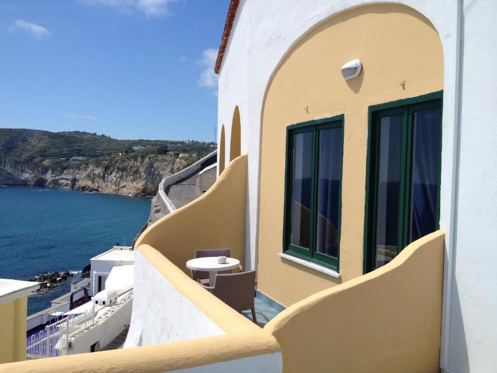 Appartamenti Casa Del Sole Sant'Angelo  Стая снимка