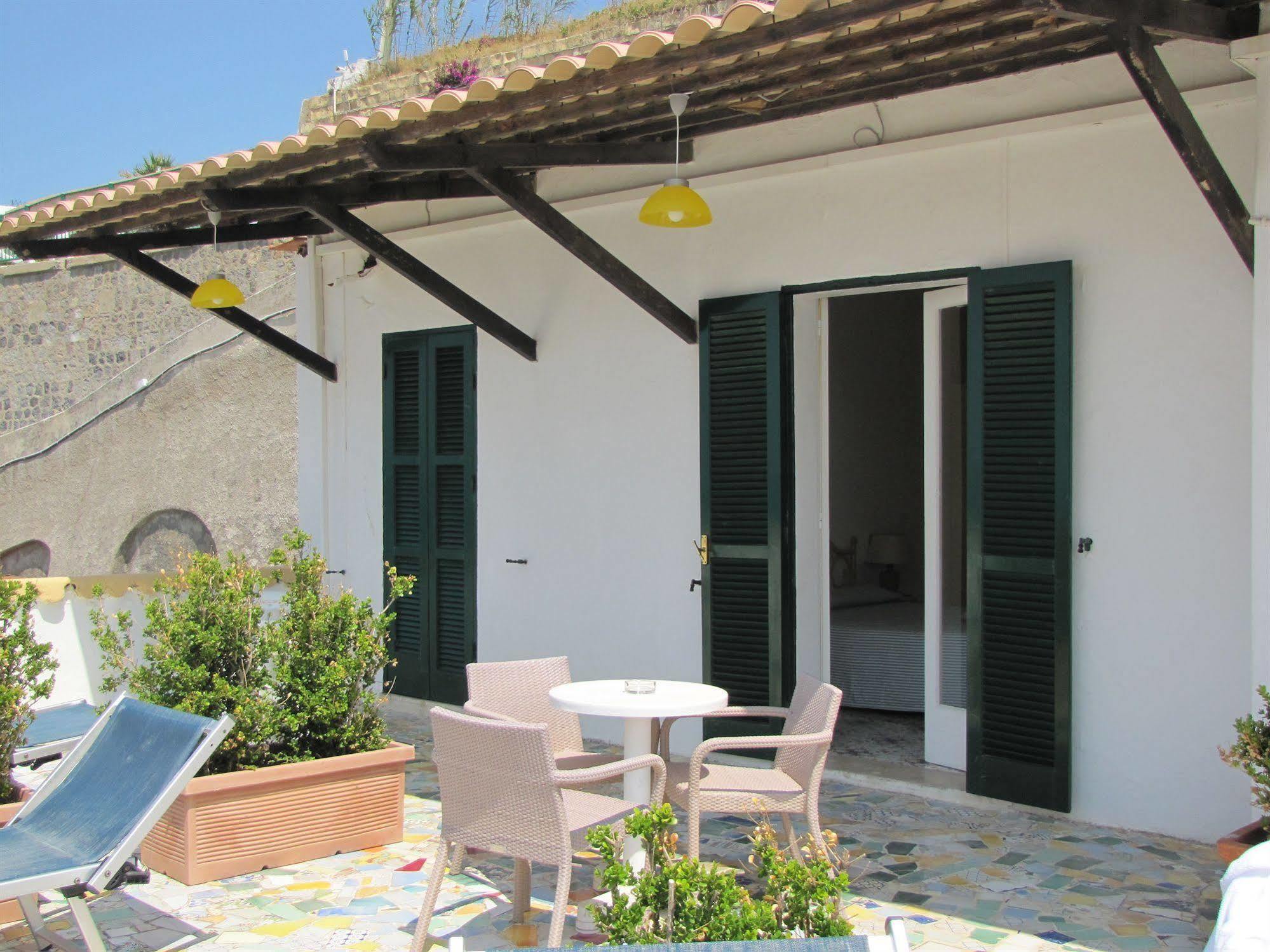 Appartamenti Casa Del Sole Sant'Angelo  Екстериор снимка